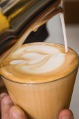 cappuccino-milk-pouring-art