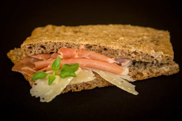 sandwich-parmesano cheese-proscuitto